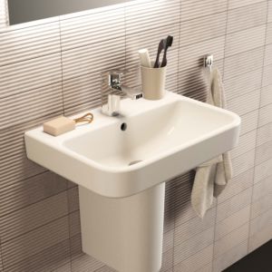 Ideal Standard i.life S compact washbasin T4584MA with tap hole and overflow, 55 x 38 x 18 cm, white Ideal Plus
