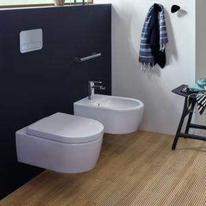 Villeroy & Boch Avento Combi-Pack 5656HRR1  White Ceramicplus, rimless, DirectFlush, wall-hung toilet with toilet seat
