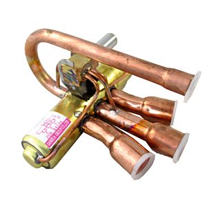 Vanne de commutation à quatre voies Wolf 2071957 avec tuyauterie BWL-1S-07